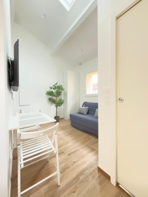 Appartement Dans Le 16e *
